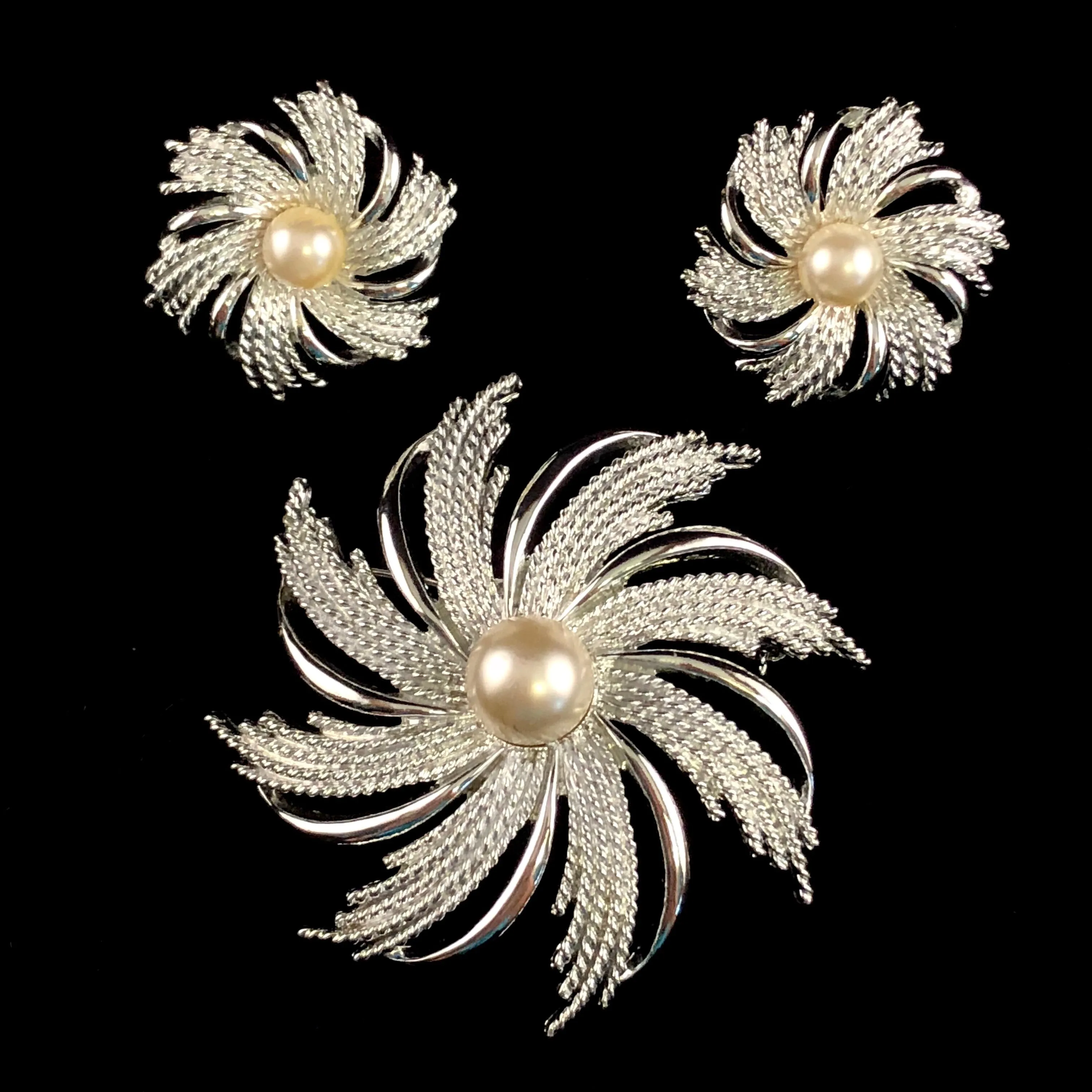 1969 Sarah Coventry Silvery Sunburst Brooch & Earrings in Original Box
