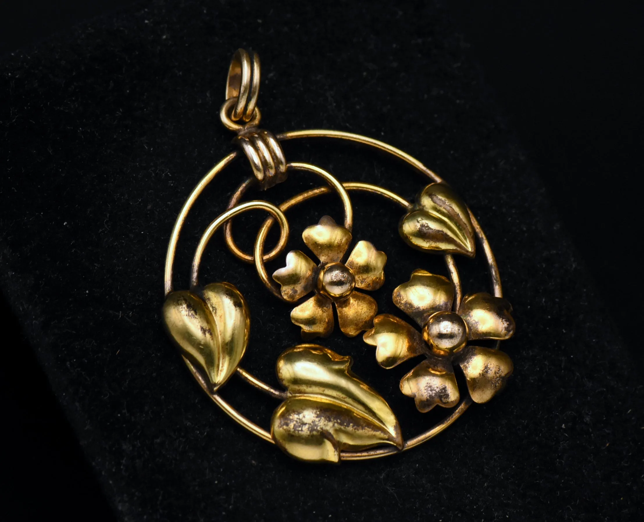 Carl-Art - Vintage Gold Filled Floral Pendant