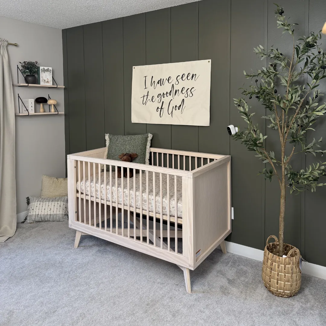 Retro Crib and Dresser Nursery Set in Natural Washed