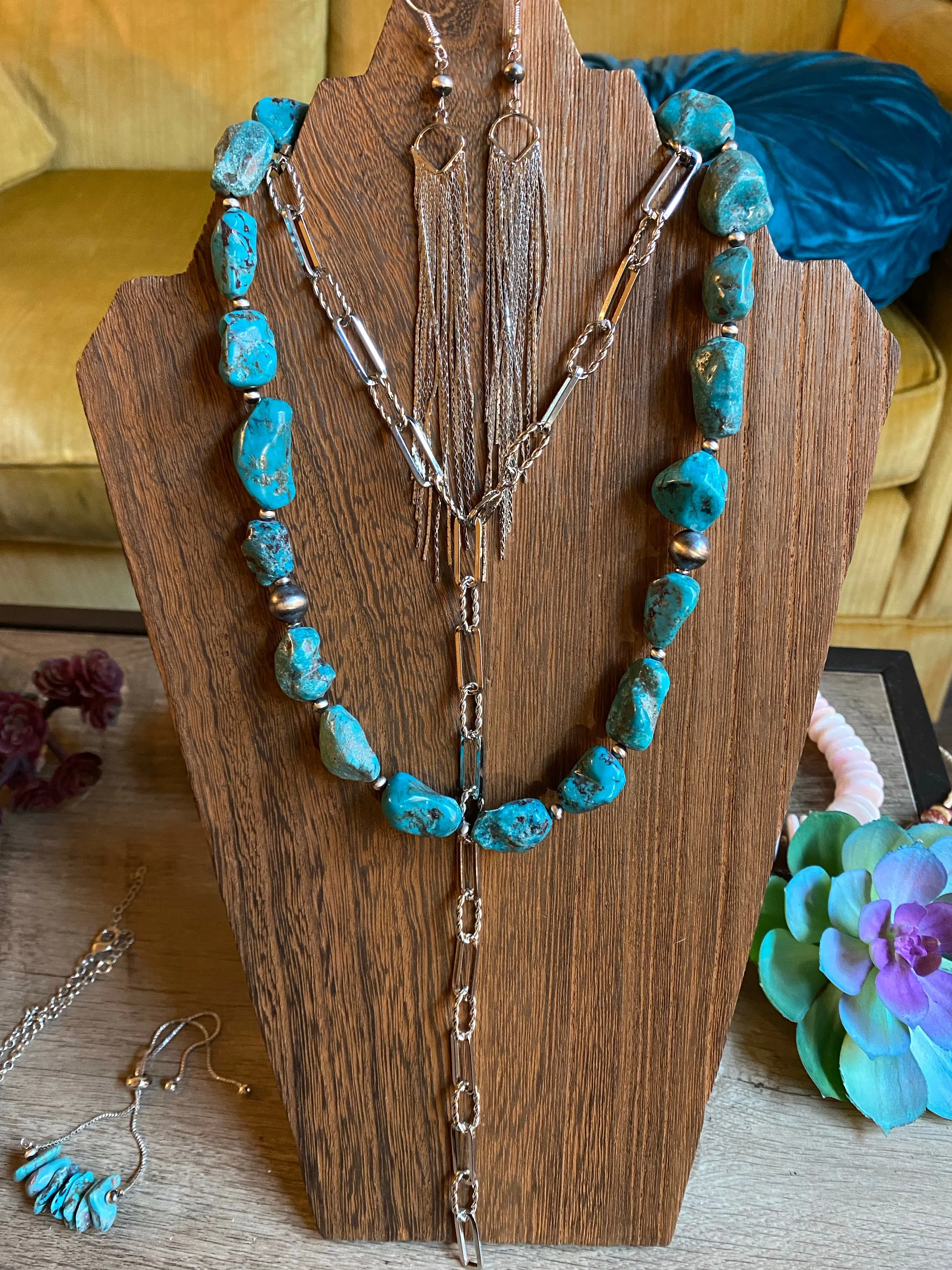 The chic dangle earrings