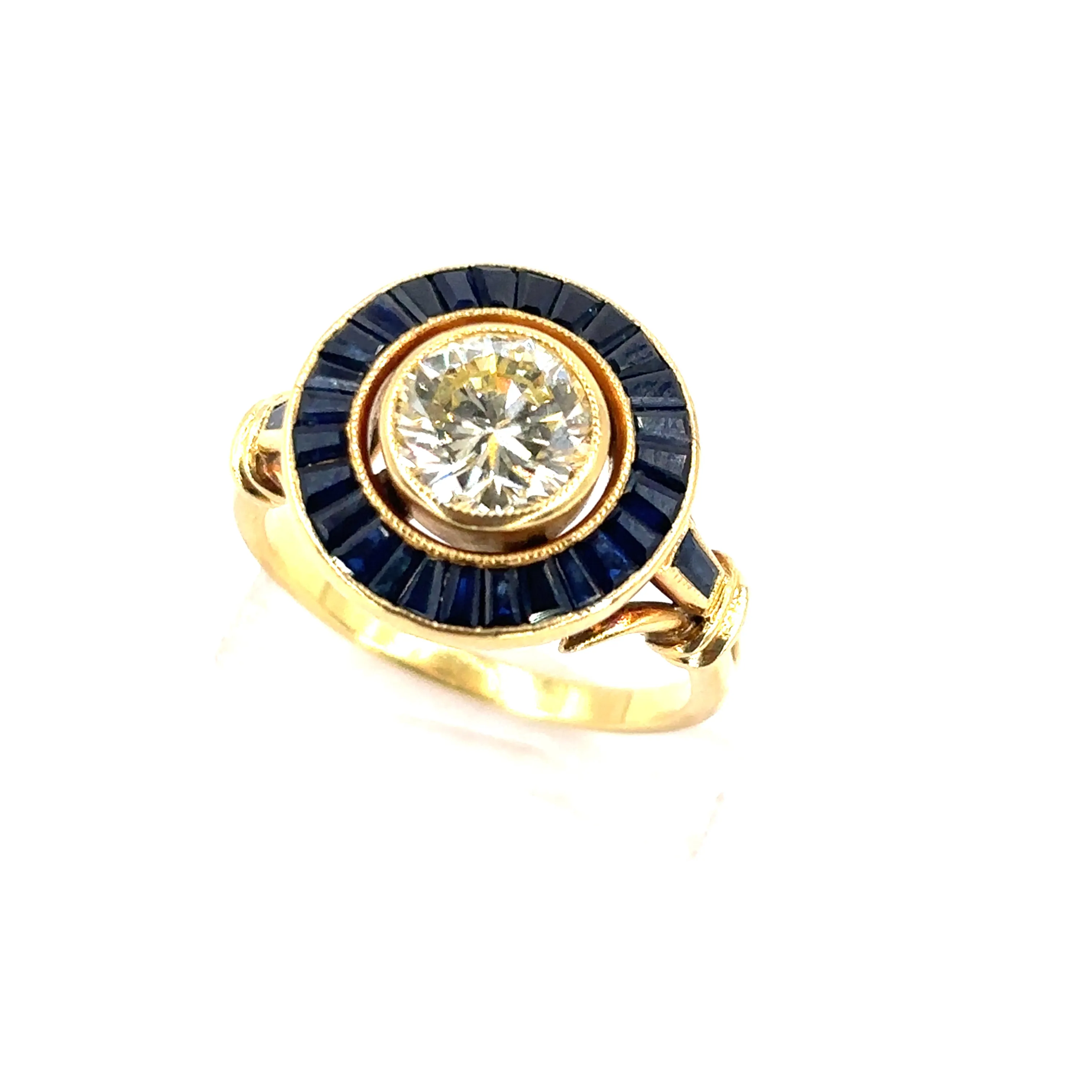 Women’s 18ct Yellow Gold Diamond Sapphire Ring - 5.6g 1.20ct