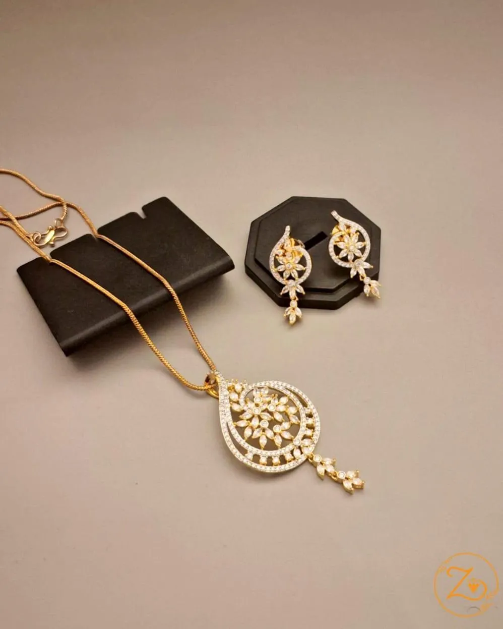Zevarly Dazzling Crystal Pendant Set